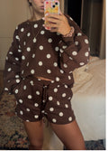 Brown dotty set